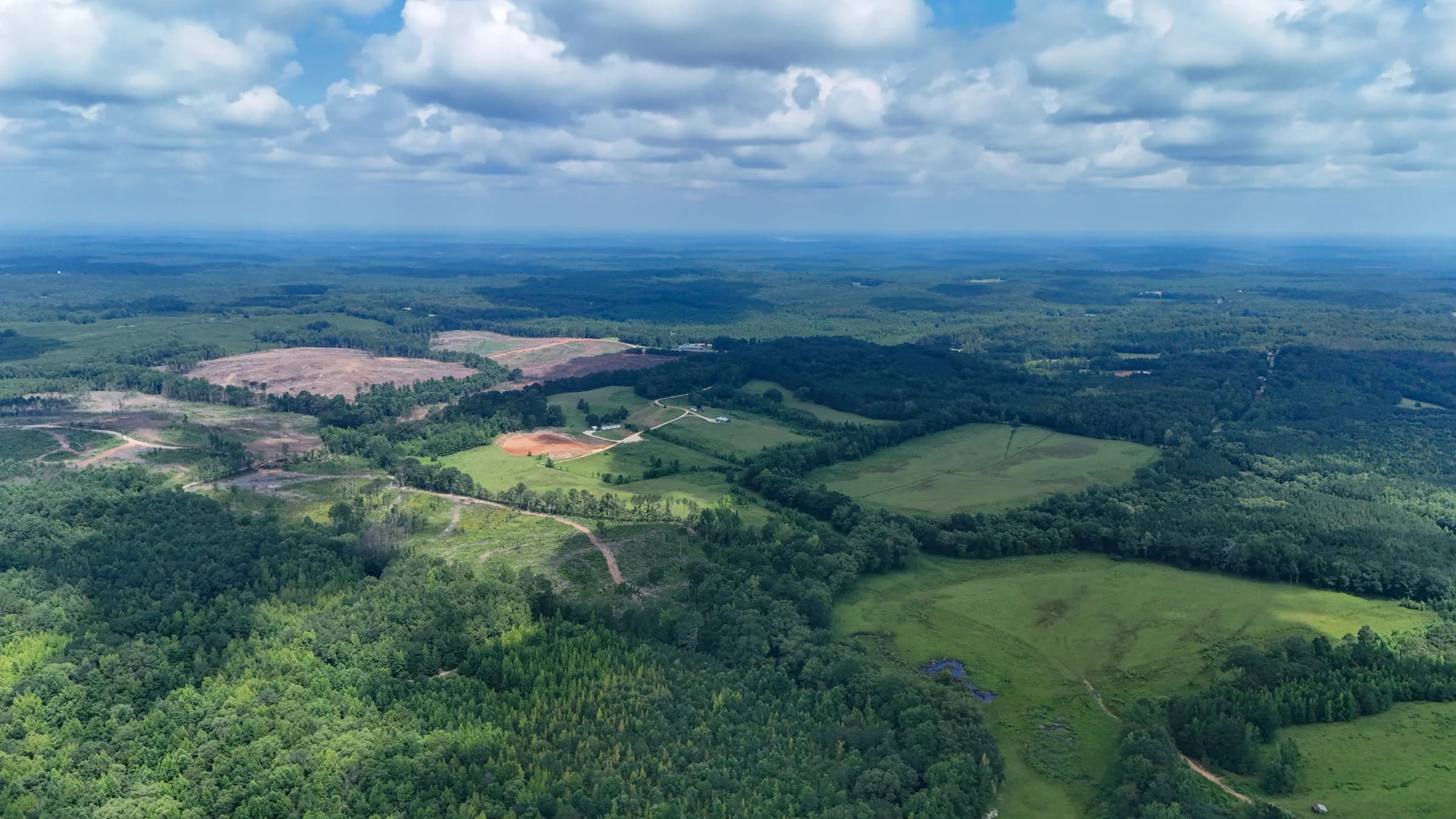 Itawamba County’s Premier Jewel: A Stunning 31.77-Acre Property