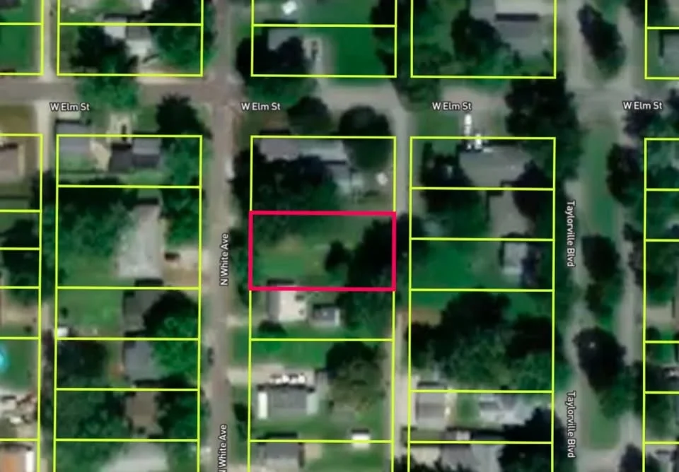 512 N WHITE AVE, TAYLORVILLE, IL 62568